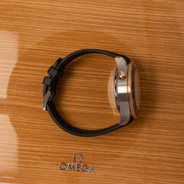 Omega Seamaster Diver 300m 210.22.44.51.01.001
